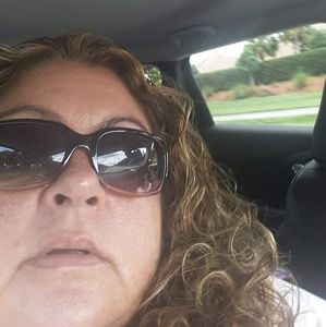 Meet your Posher, Manuela